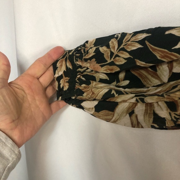 H &M Large Floral Tunic Collarless Buttons Halfway Up Relaxed Loose Fit - Picture 3 of 9